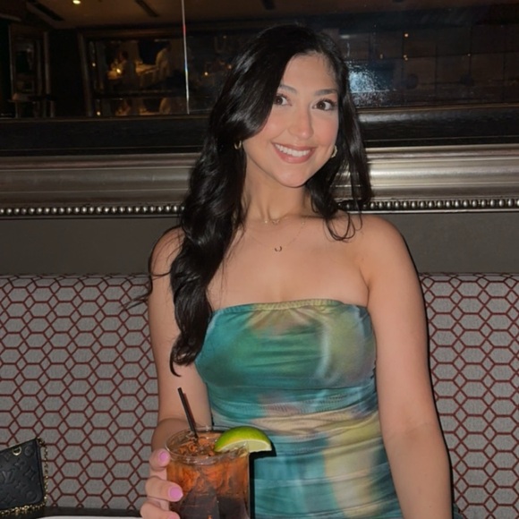 Meet your Posher, Celine - Picture 1 of 1